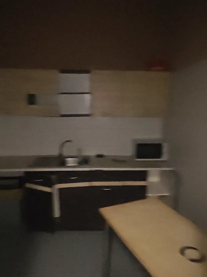 Spoločná kuchynka v ubytovni počas zadymenia